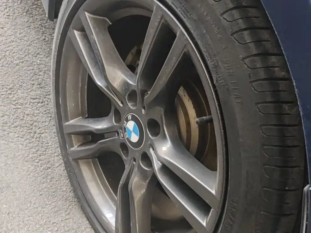 BMW 3 Series 2019 — фото 15
