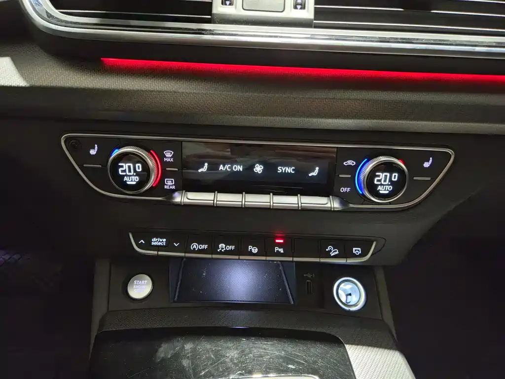 Audi Q5L Sportback 2022 — фото 13