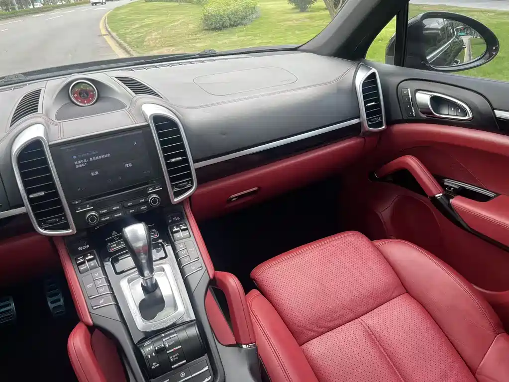 Porsche Cayenne 2017 — фото 14