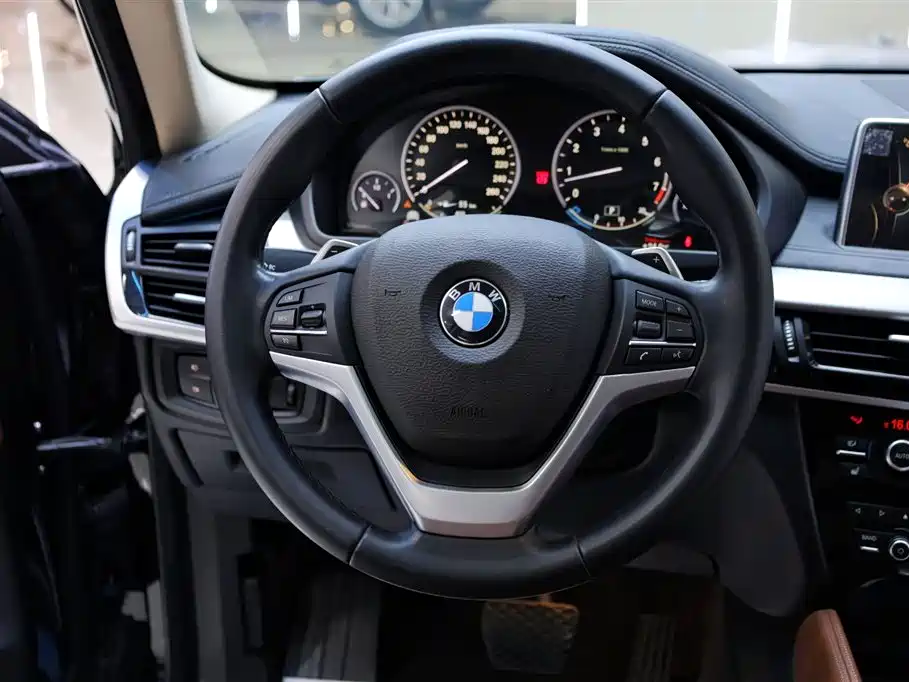 BMW X6 2016 — фото 23