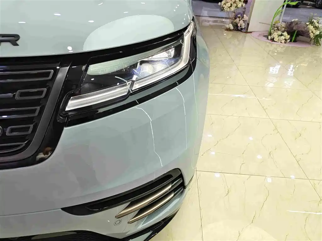 Land Rover Range Rover Velar 2023 — фото 9