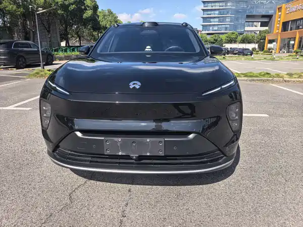 NIO ES8 2023
