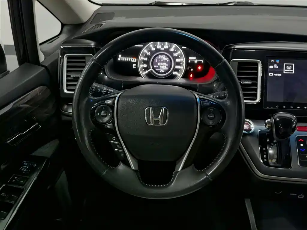 Honda Elysion 2018 — фото 11