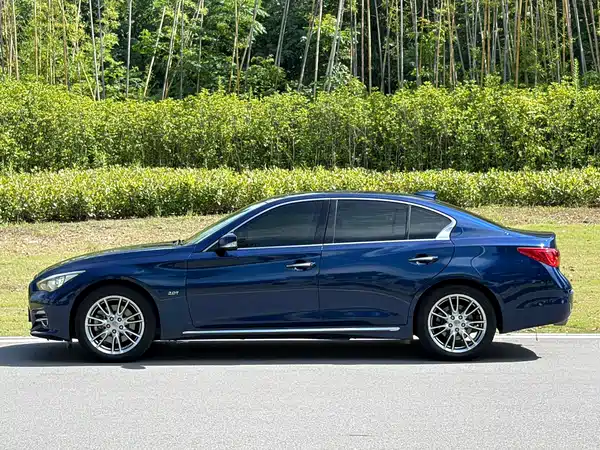 Infiniti Q50L 2017