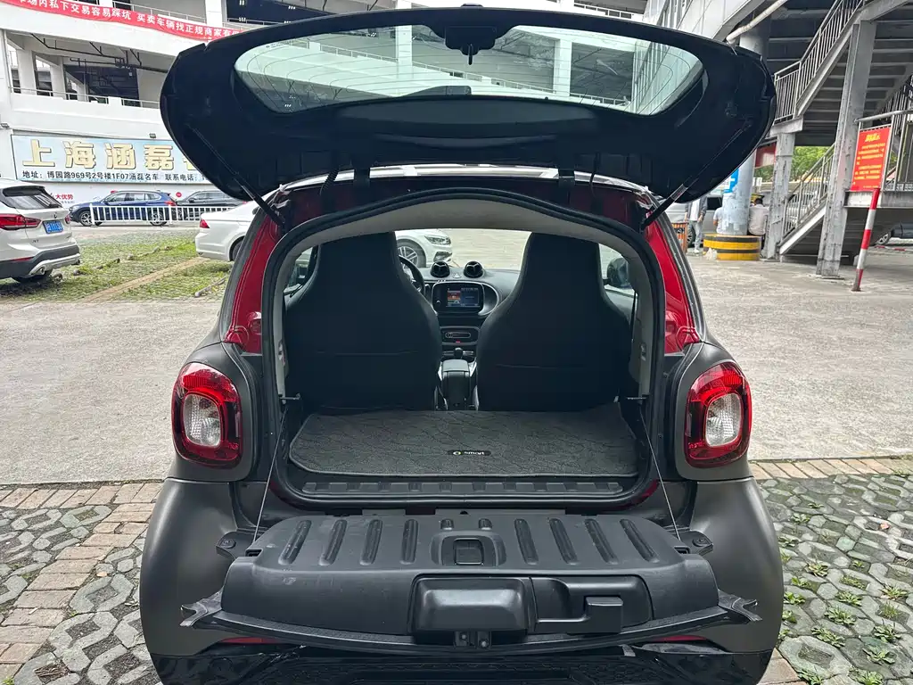 smart Fortwo 2017 — фото 20