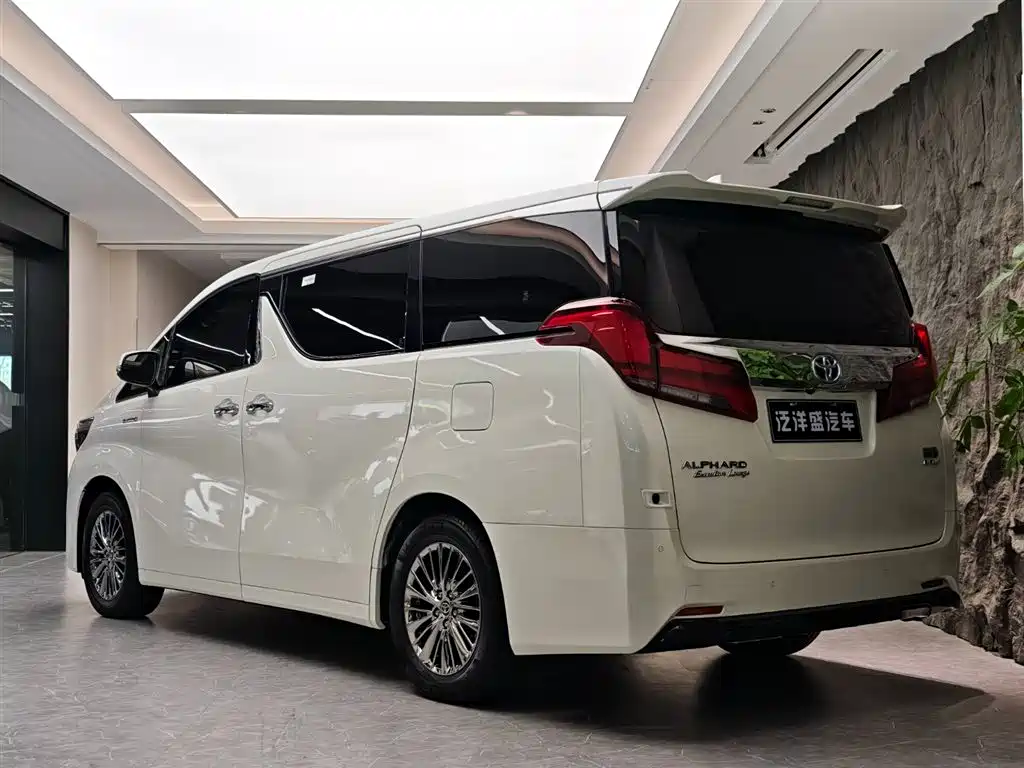 Toyota Alphard 2021 — фото 19