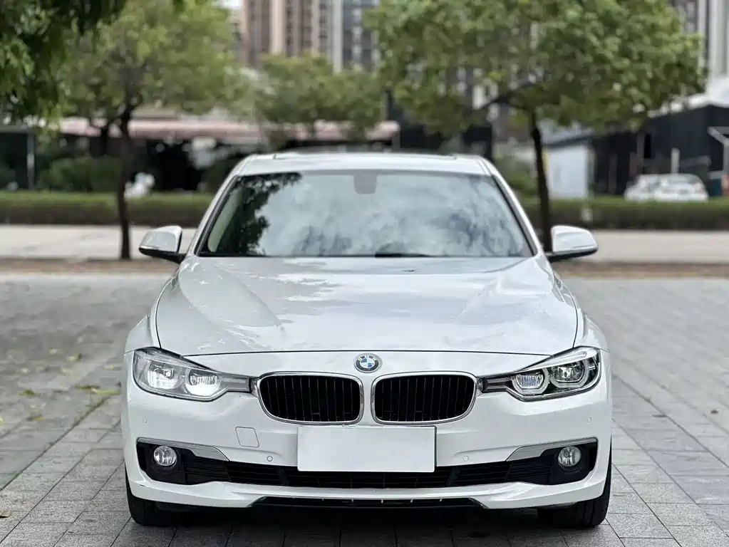 BMW 3 Series 2018 — фото 2