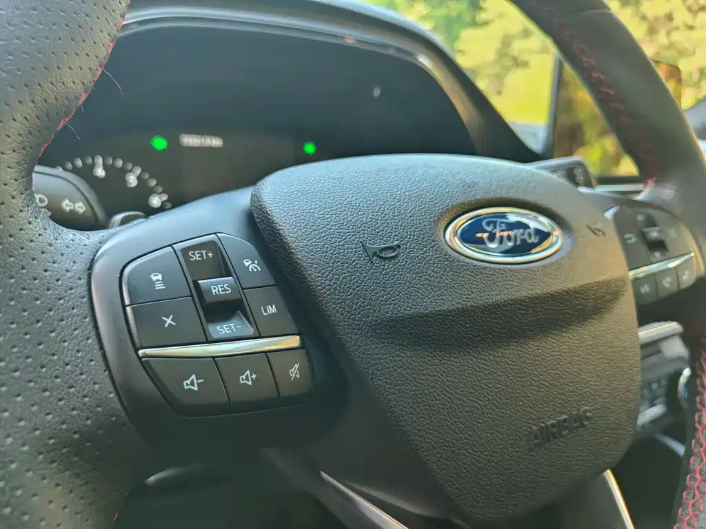 Ford Focus 2020 — фото 15
