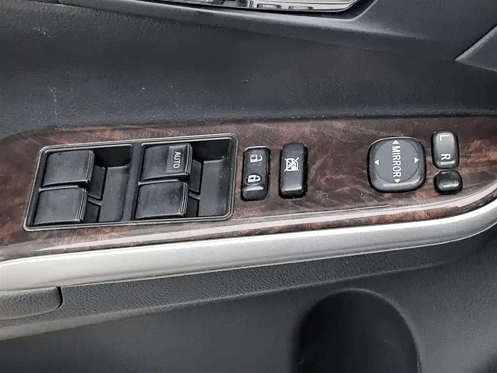Toyota Camry 2017 — фото 9