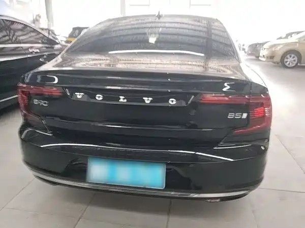 Volvo S90 2023