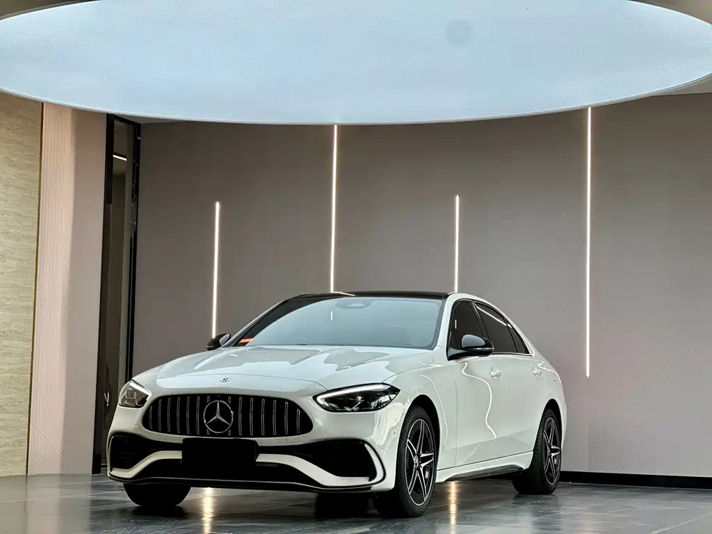 Mercedes-Benz C-Class 2023 — фото 1