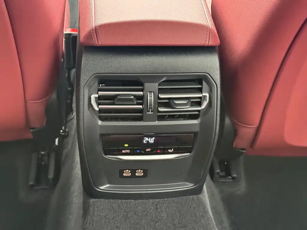 BMW 3 Series 2024 — фото 14
