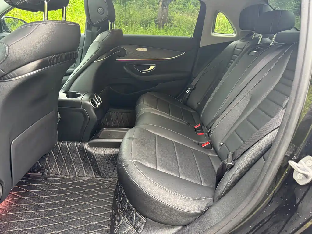 Mercedes-Benz E-Class 2020 — фото 17