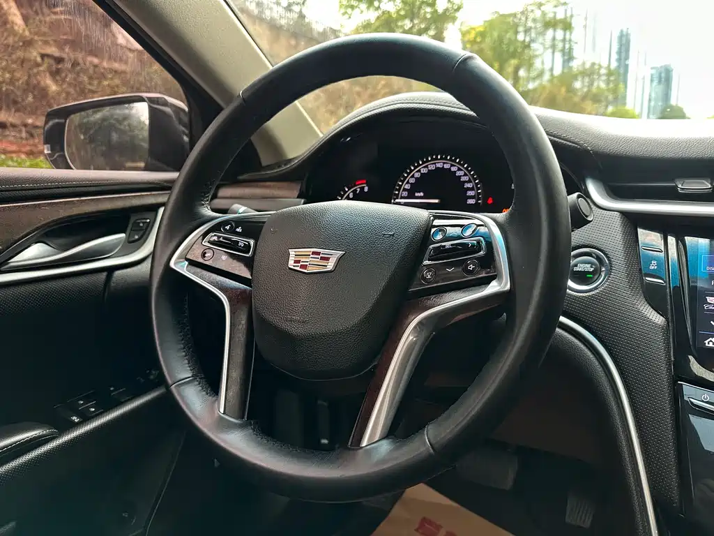 Cadillac XTS 2018 — фото 18