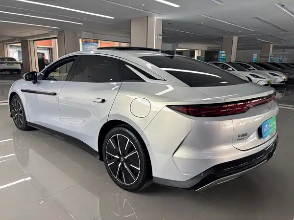 BYD Han L 2026
