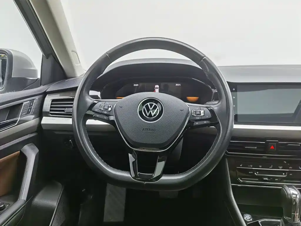 Volkswagen Lavida 2022 — фото 11