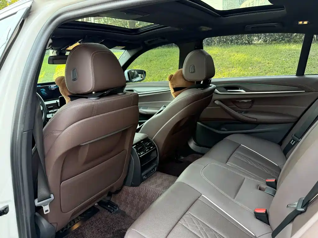 BMW 5 Series New Energy 2023 — фото 11