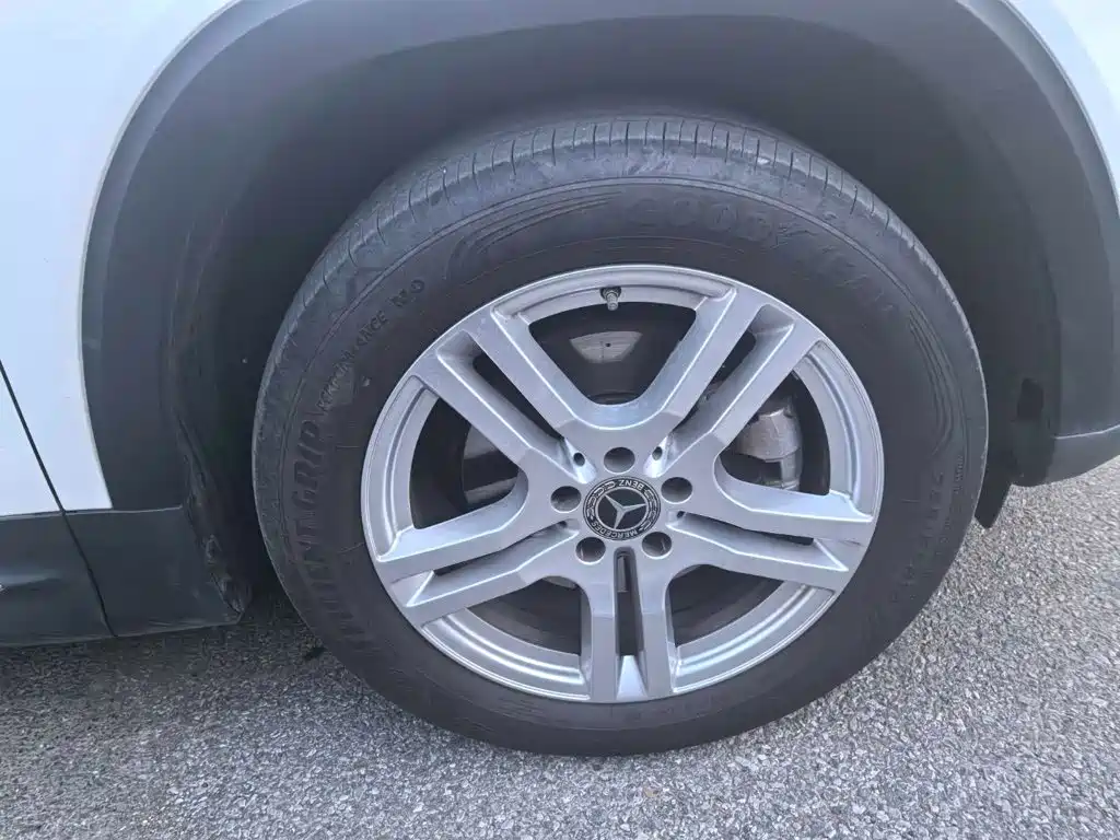 Mercedes-Benz GLB 2021
