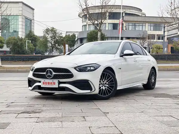 Mercedes-Benz C-Class 2024