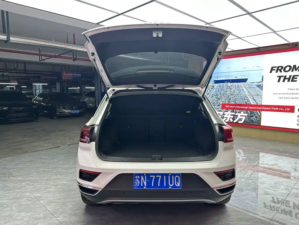 Volkswagen T-Roc 2023 — фото 17