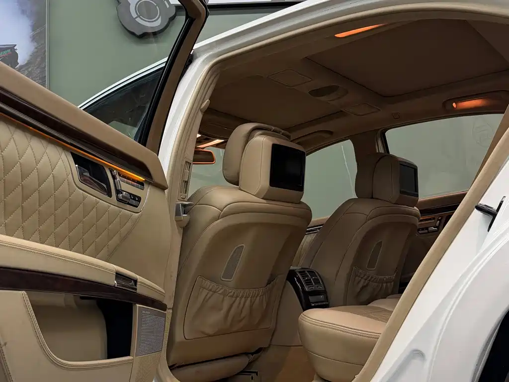 Mercedes-Benz S-Class AMG 2011 — фото 9