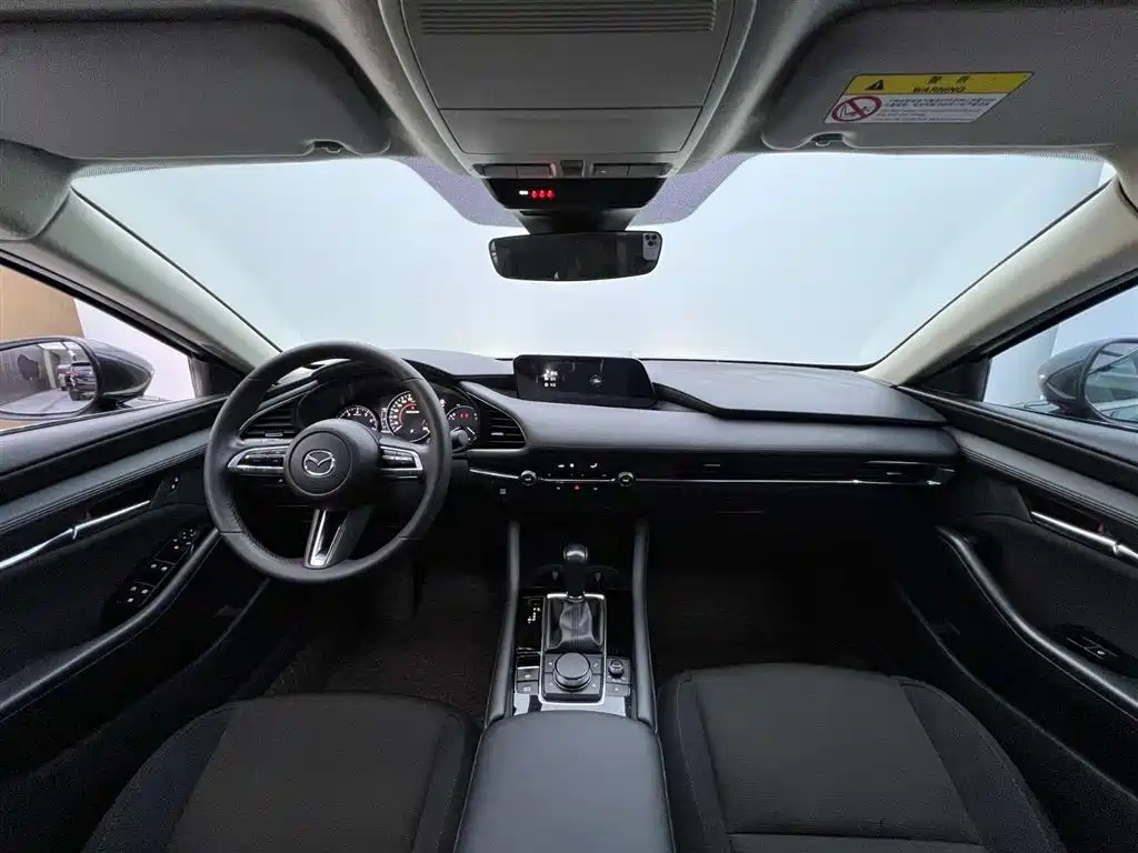 Mazda 3 Axela 2022 — фото 14
