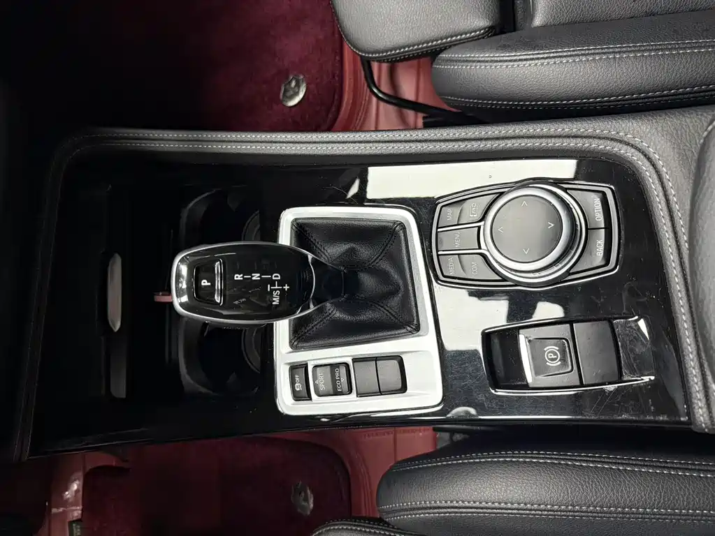 BMW 1 Series 2021 — фото 12
