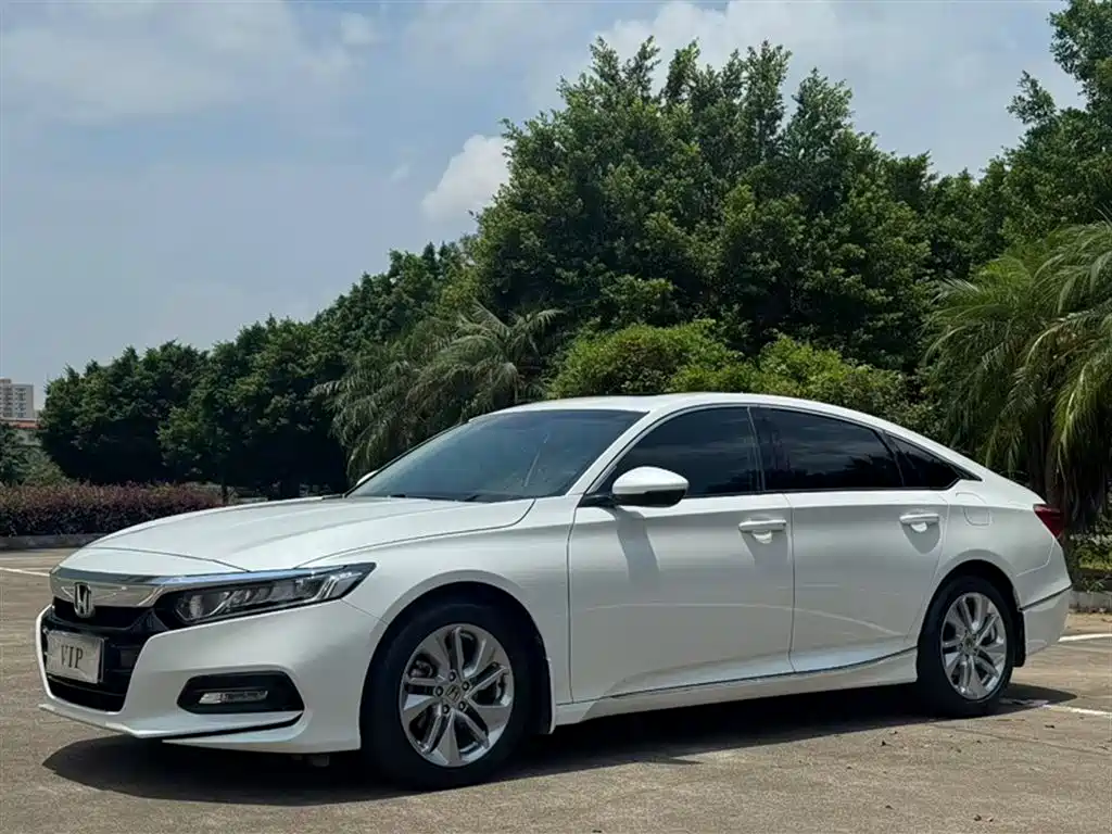 Honda Accord 2018 — фото 1