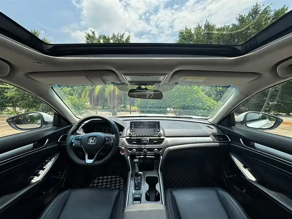 Honda Accord 2018 — фото 9