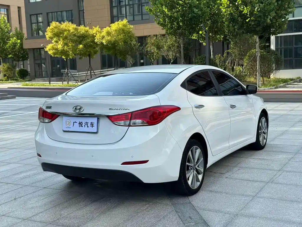Hyundai Elantra 2015