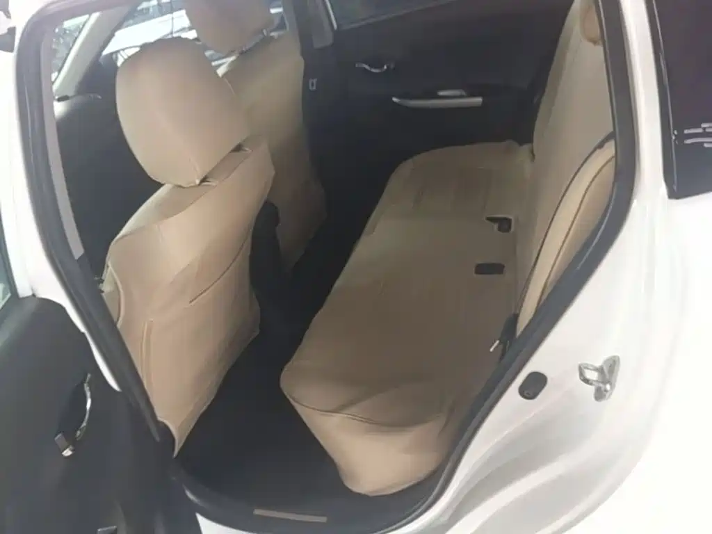 Toyota Yaris L 2015 — фото 17