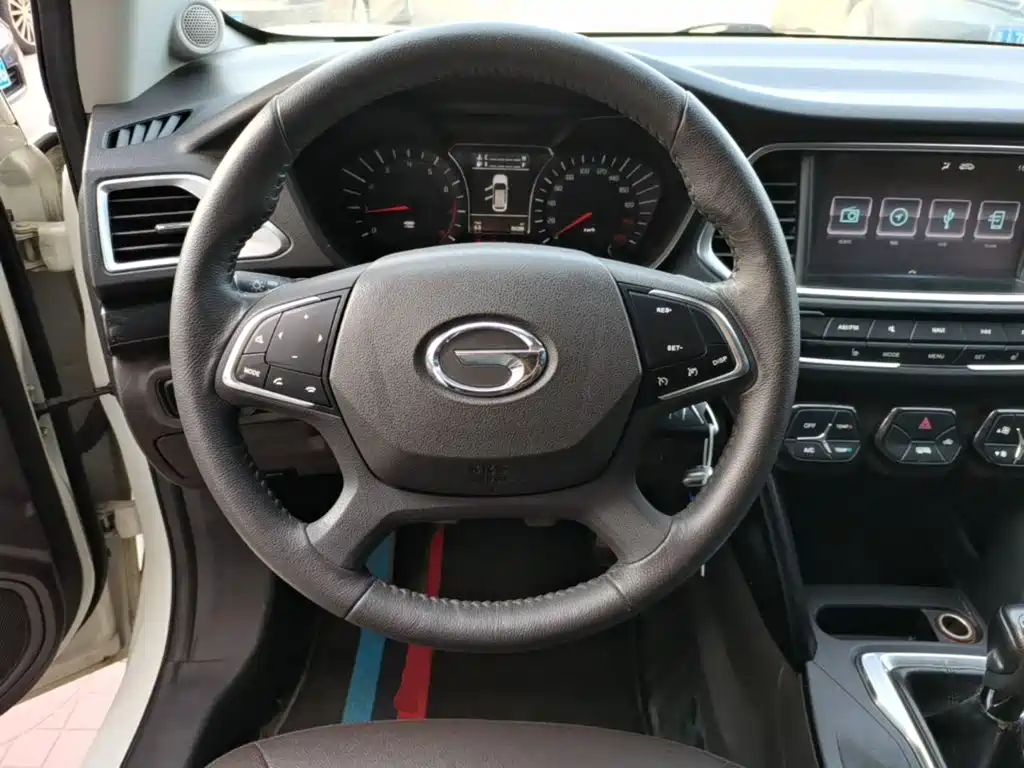 GAC Motor Trumpchi GS4 2015 — фото 11