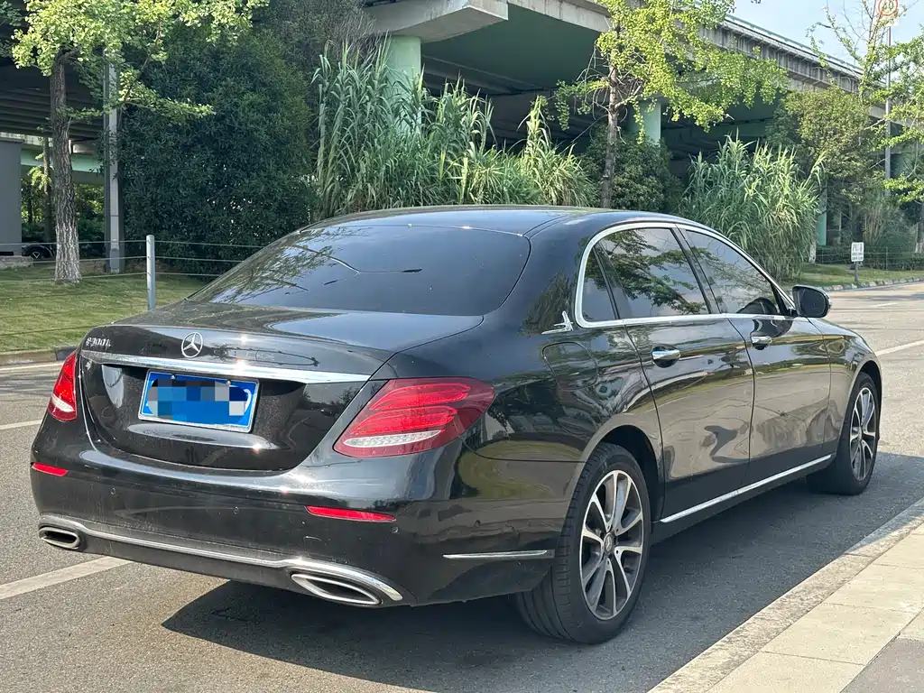 Mercedes-Benz E-Class 2017 — фото 9