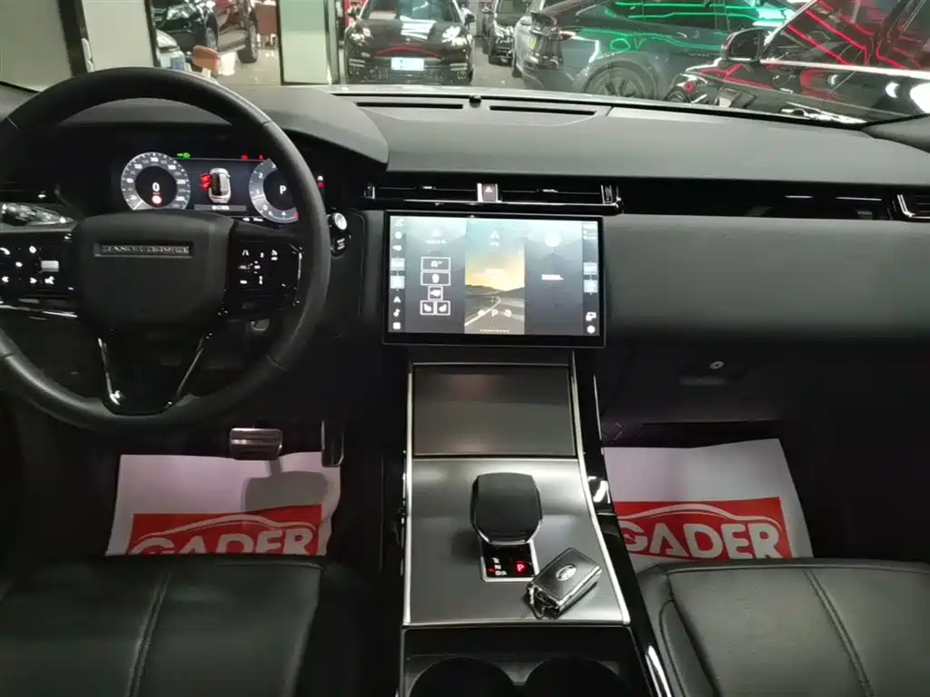 Land Rover Velar 2023 — фото 13