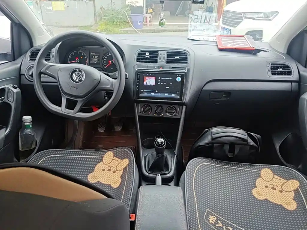 Volkswagen Polo 2015 — фото 10