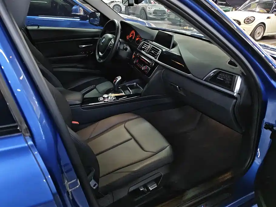 BMW 3 Series 2017 — фото 8
