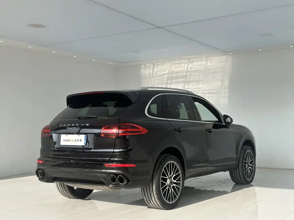 Porsche Cayenne 2015 — фото 12
