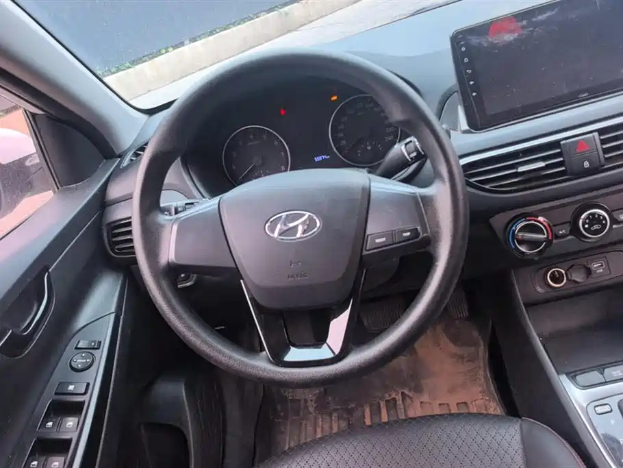 Hyundai Elantra 2022 — фото 15