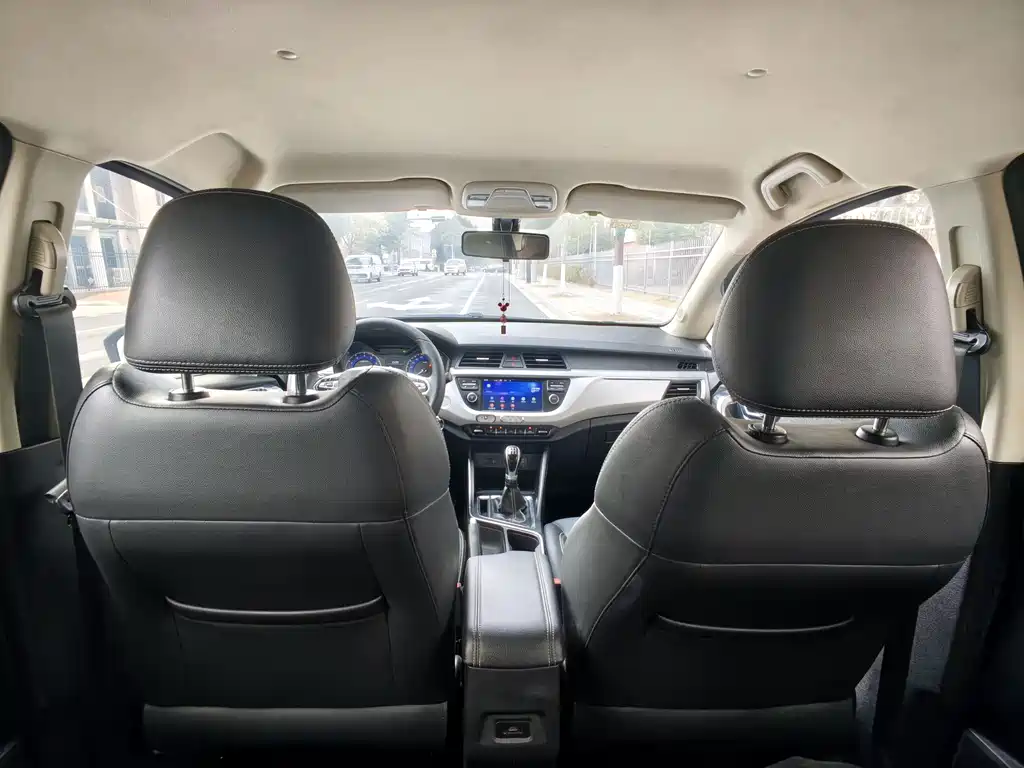 Geely Vision X3 2020 — фото 18