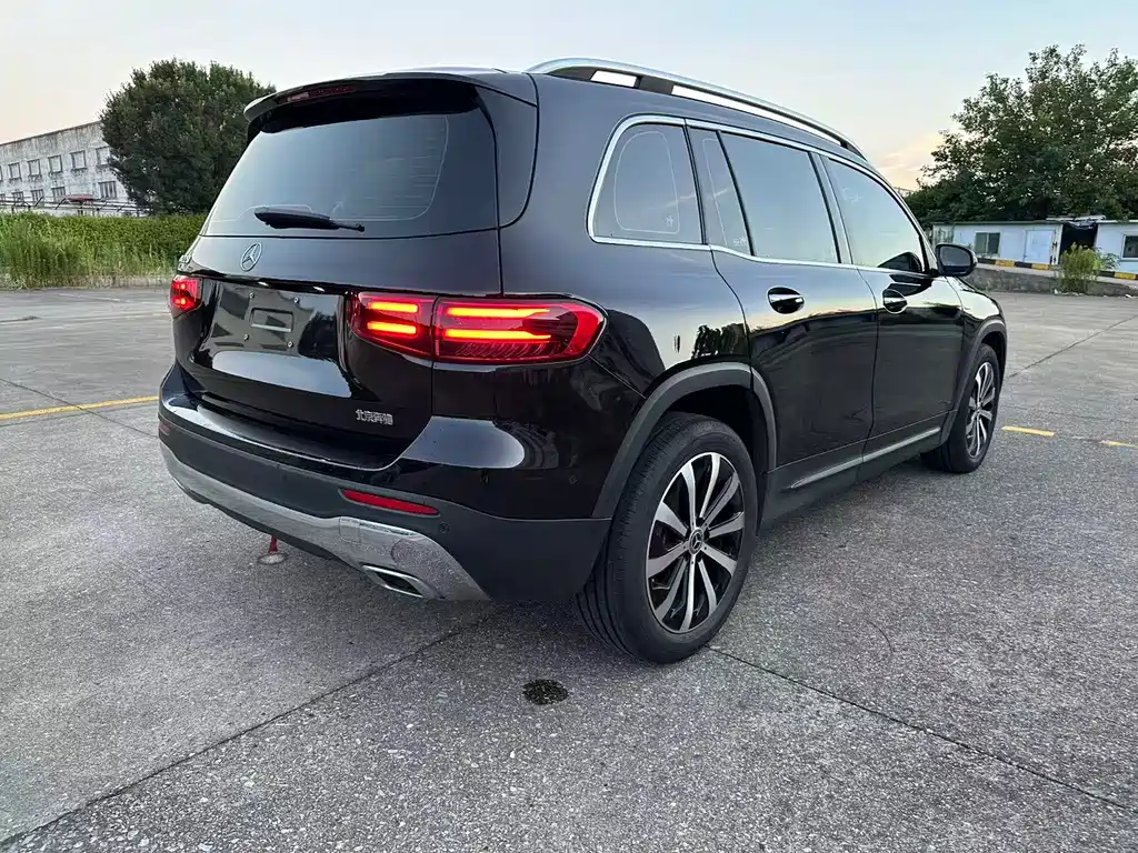 Mercedes-Benz GLB 2025 — фото 10