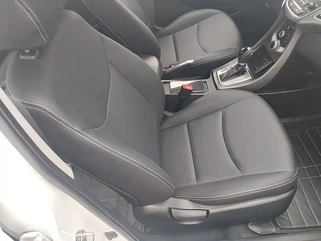 Hyundai Elantra Langdong 2016 — фото 25