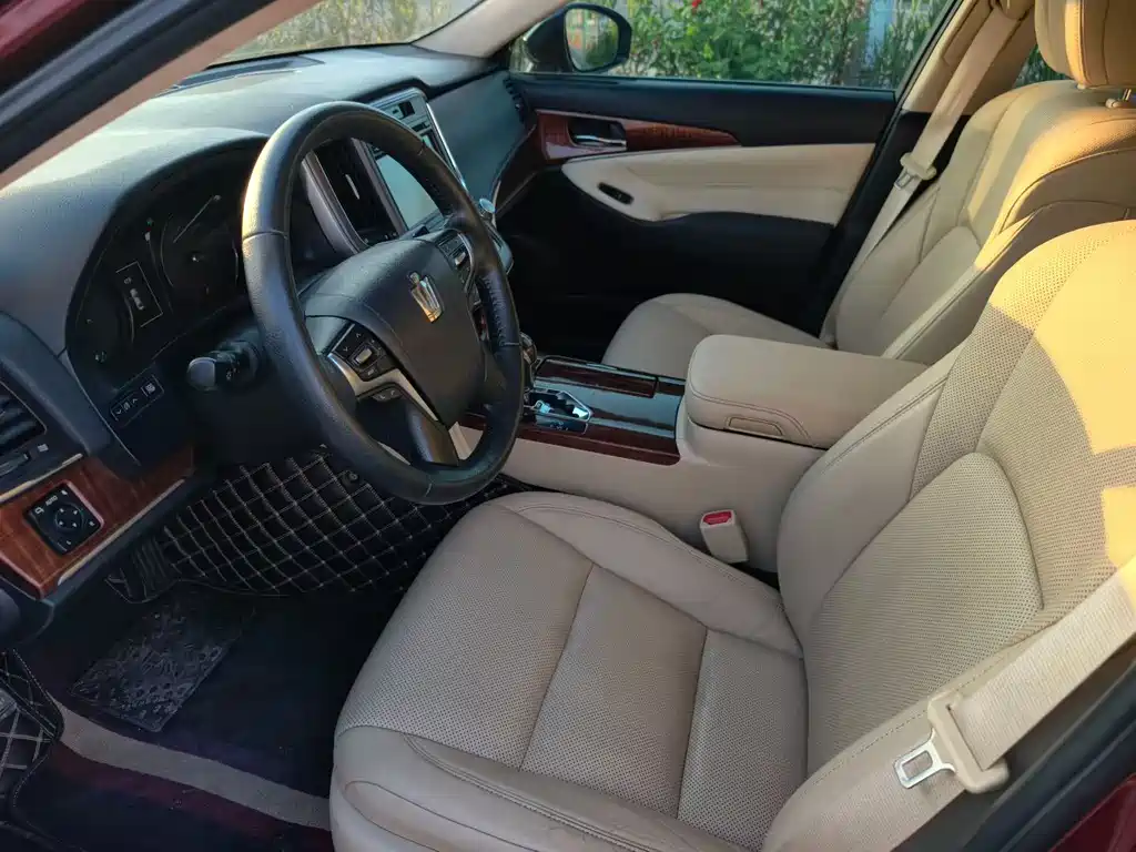 Toyota Crown 2015 — фото 4
