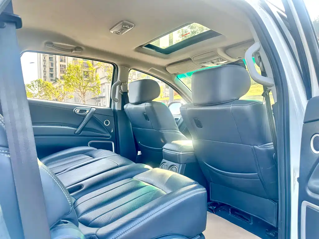 Luxgen Big 7 SUV 2017 — фото 23