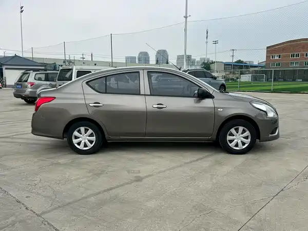Nissan Sunny 2016