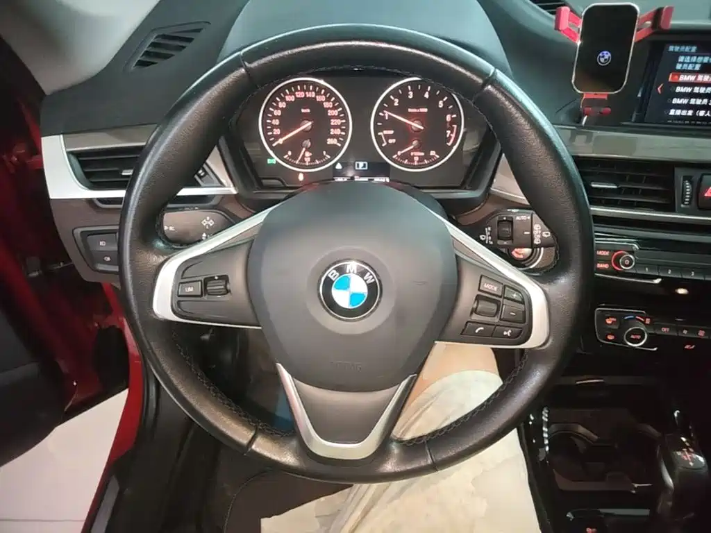 BMW X1 2018 — фото 11