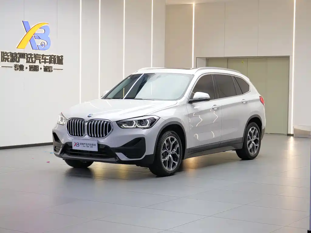 BMW X1 2022 — фото 1