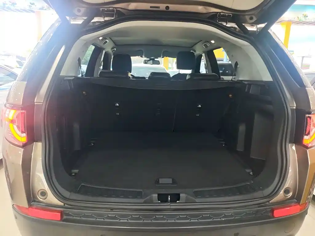 Land Rover Discovery Sport 2017 — фото 19