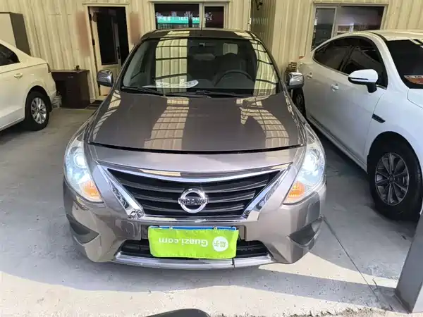 Nissan Sunny 2015