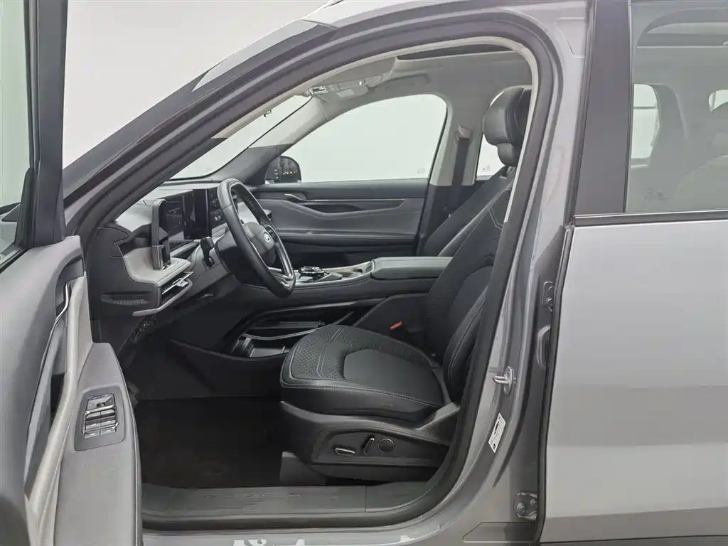 Ford Edge 2023 — фото 10