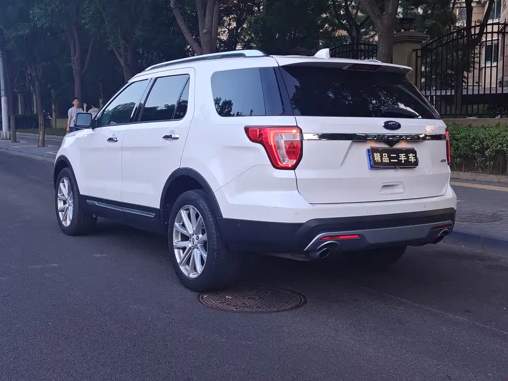 Ford Explorer 2016 — фото 25